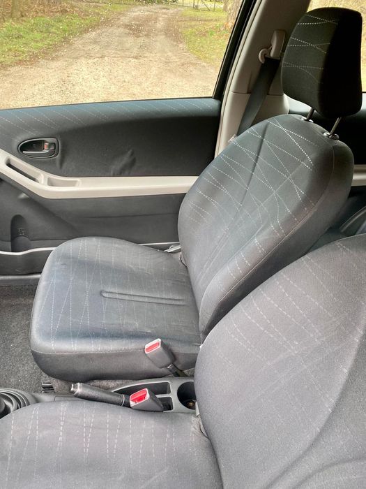 Vând Toyota Yaris
