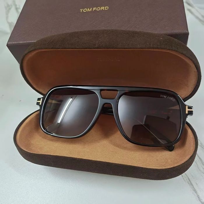 Ochelari noi Tom Ford