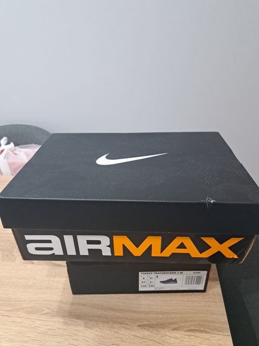Nike air maxDN8,95 adidas Terrex