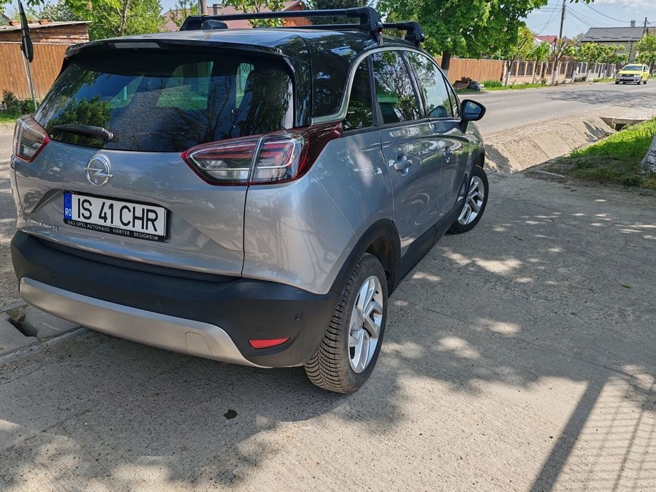 Opel Crossland X  2020.