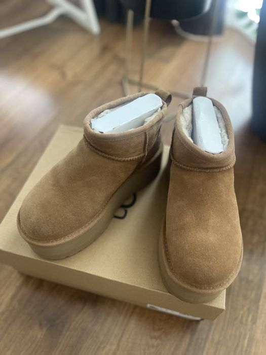 Ugg platform mini 36