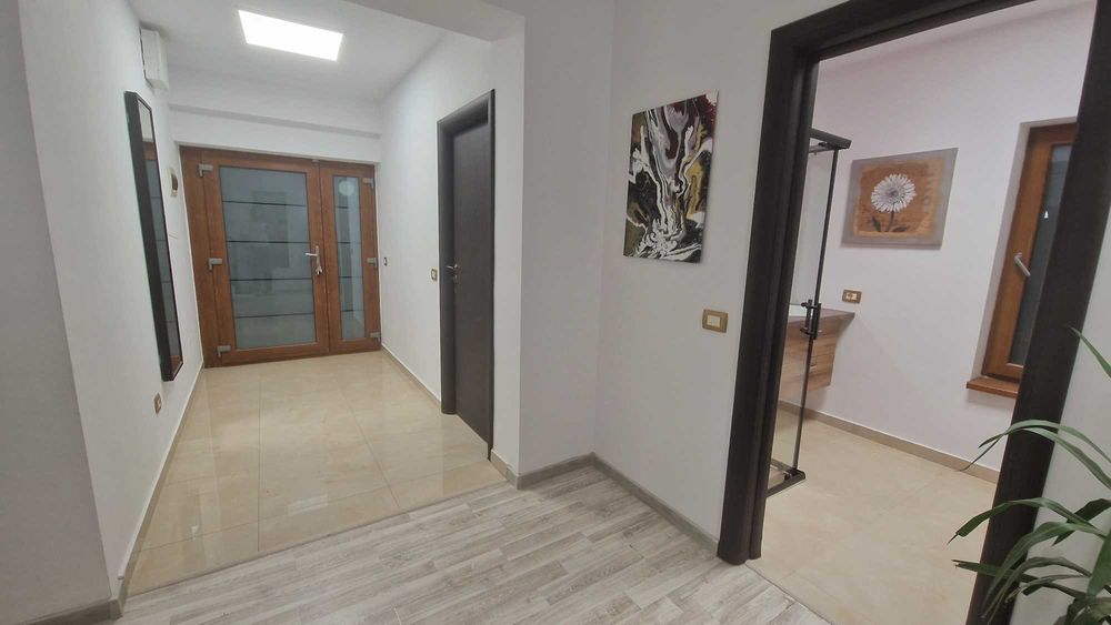 Vila de inchiriat, 4 camere, piscina, incalzire in pardosela, curte 1000 m²