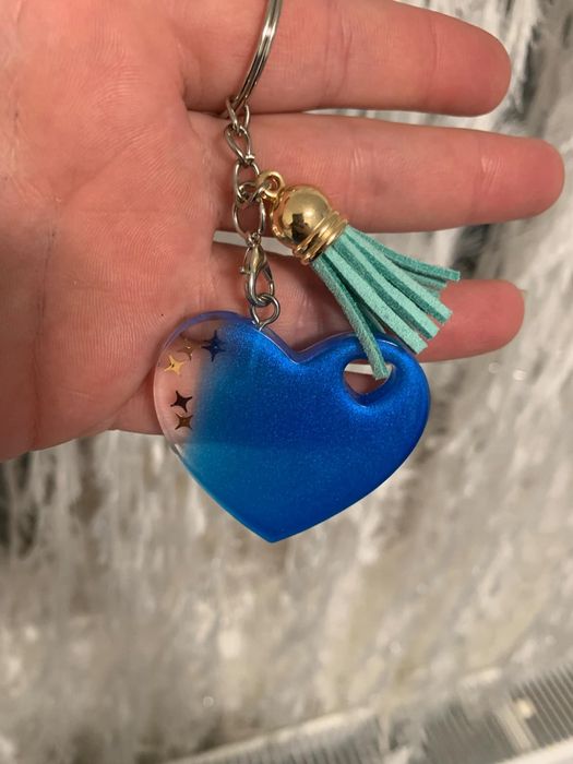 Vand brelocuri personalizate