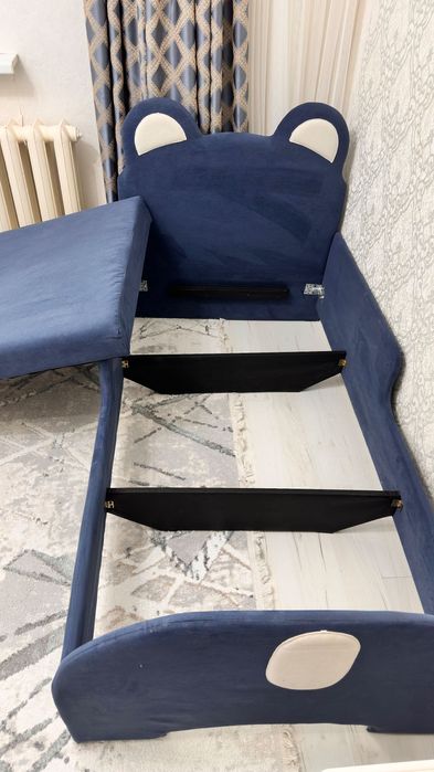 Детская кровать с пуфиком