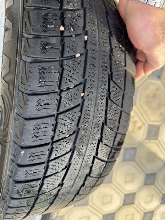 Продам диски с зимней резиной