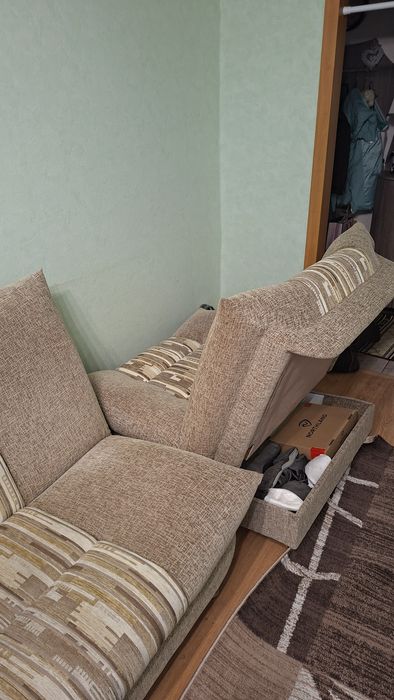 Диван-книжка с двумя креслами