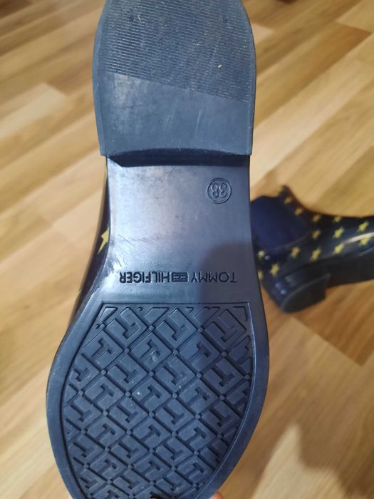 Ghete nr 37-38 Hilfiger