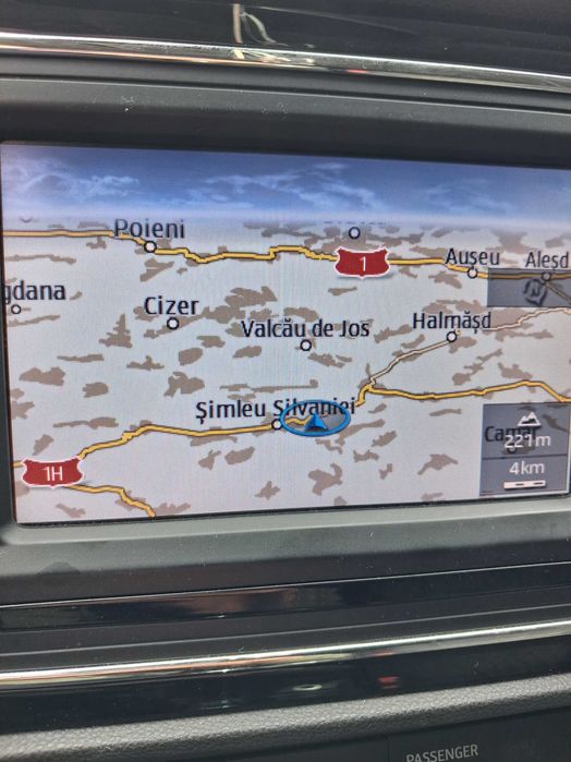Seat Leon 2.0 tdi  vând schimb cu Dacia Duster  2018>2019 plus diferenta.