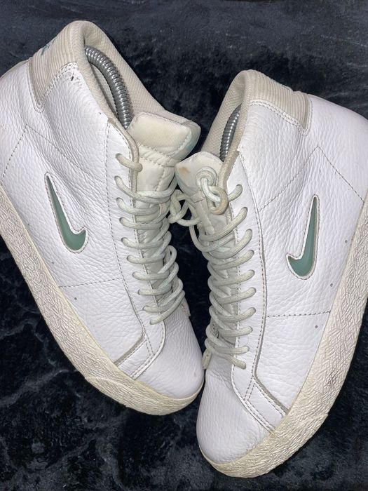 Продам мужские кроссовки