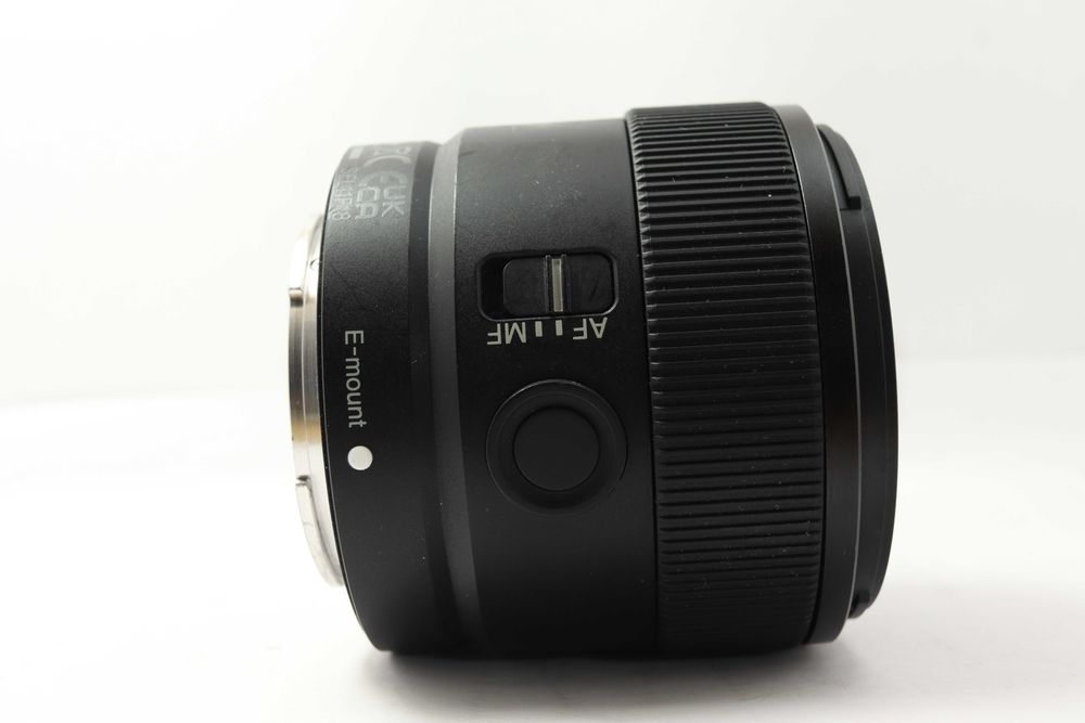 Sony E 11mm F1.8 – SEL11F18 – obiectiv ultra-wide APS-C