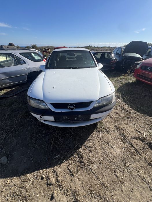 Opel Vectra 1.8 16V  3 бр на части