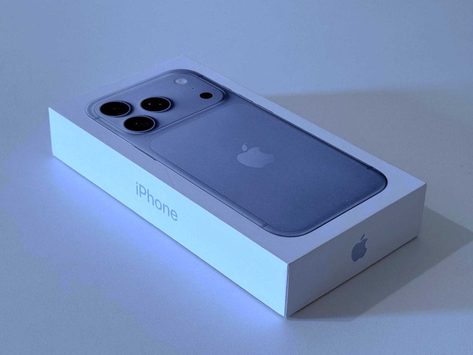 Бартер! Гаранция! Чисто НОВ! iPhone 18 Pro Glacier (Син)