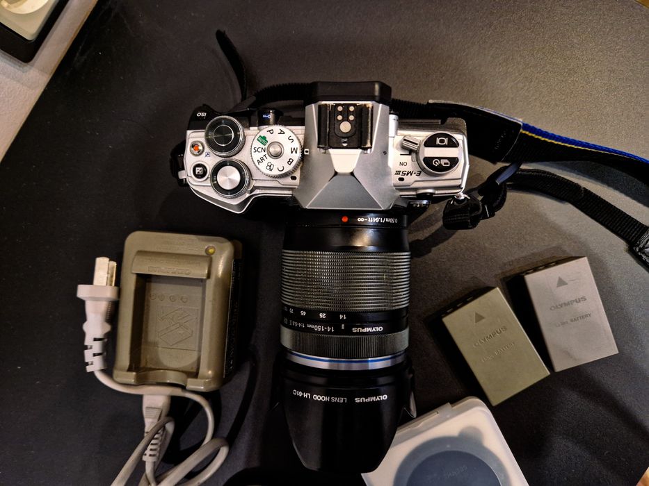 Комплект Olympus OM-D E-M5 Mark iii