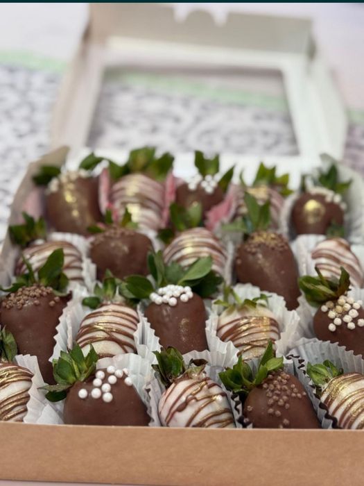 Клубника в шоколаде Астана