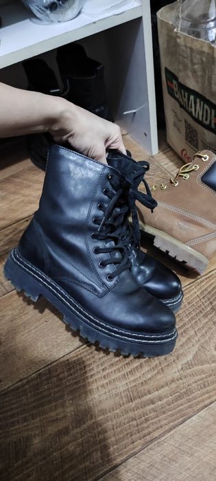 Продам кожаные ботинки 37