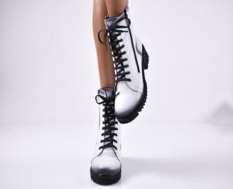 Дамски боти в бяло