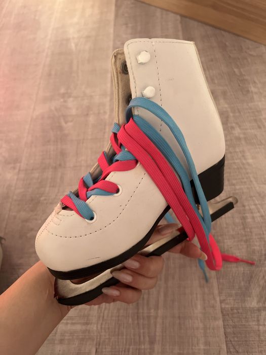 Продам коньки для девочки