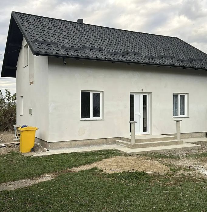 Montaj Acoperisuri – Reparatii acoperisuri – Mansardare – Dulgherie: 

Va punem la dispozitie servicii de montaj acoperisuri, reparatii