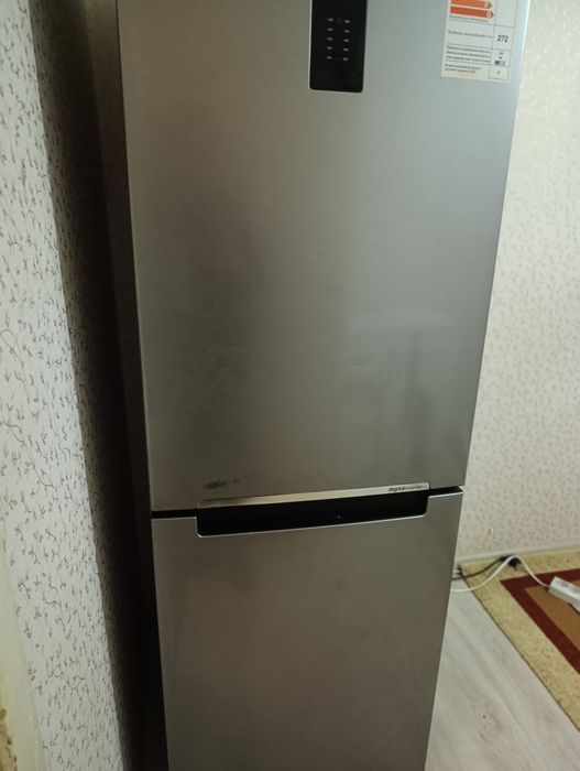 Продам холодильник Самсунг.