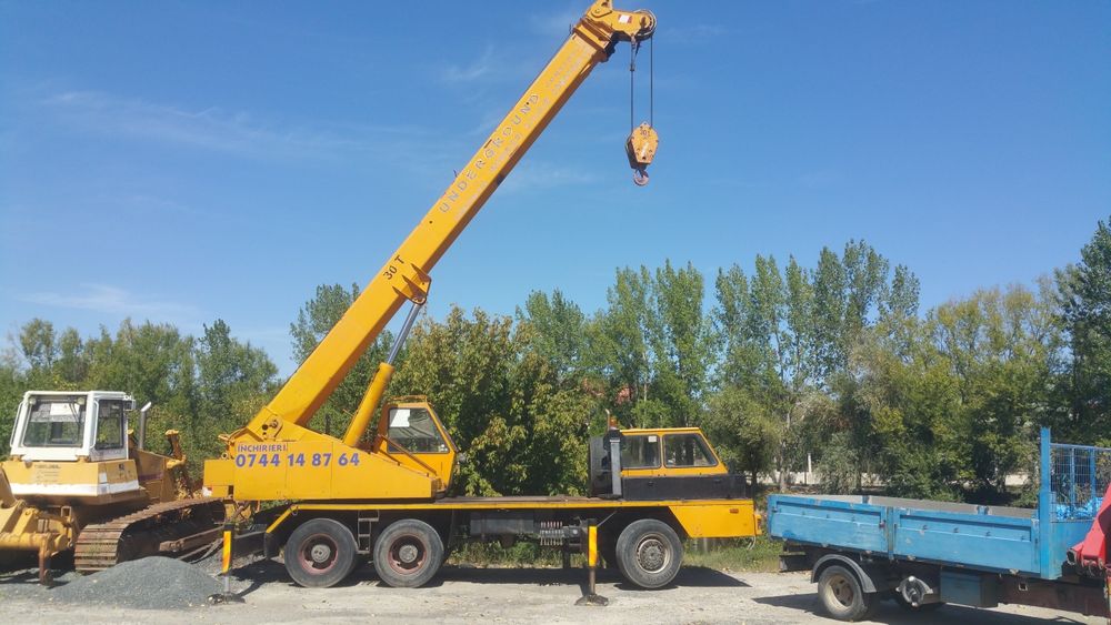 Automacara LIEBHERR LT 30