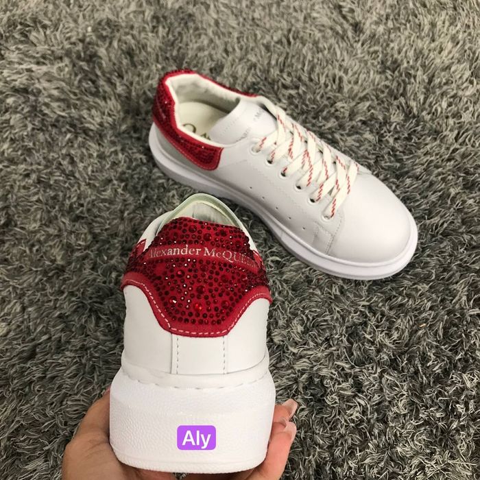 Vând adidași  dama Alexander Mcqueen