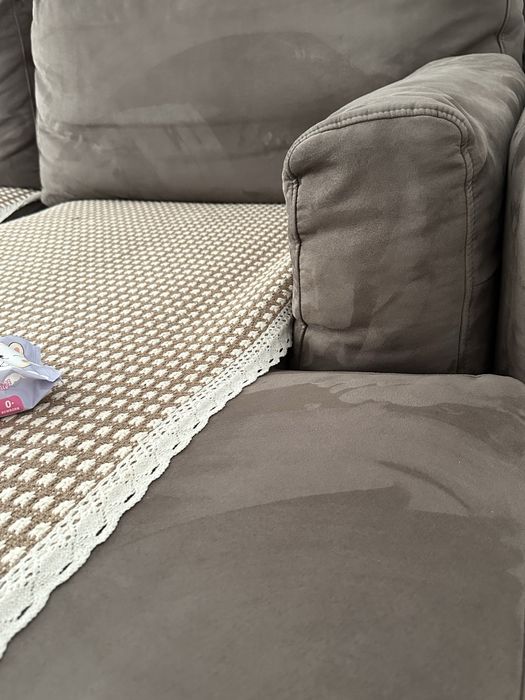 Стильный диван для гостиной