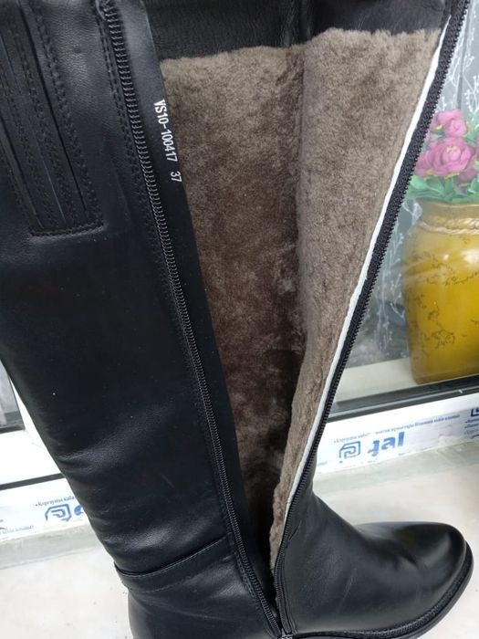 Продам женские сапоги