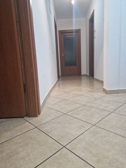 Inchiriez ap 2 camere Bd Basarabia -Arena Nationala