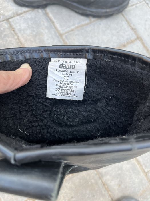 Продам сапоги черные dapro