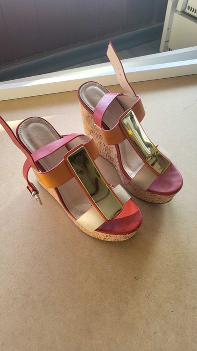 Дамски сандали на платформа