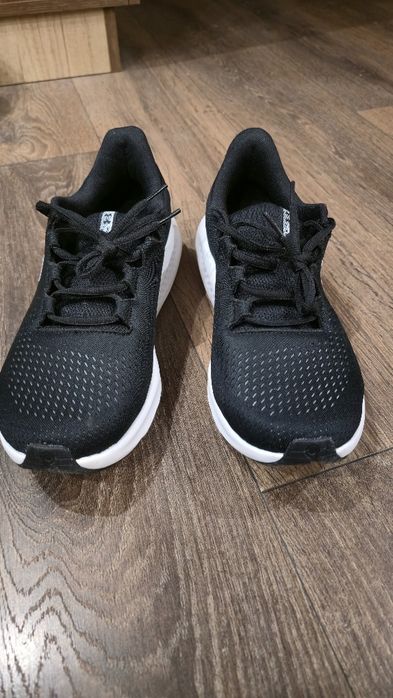 Under armour маратонки
