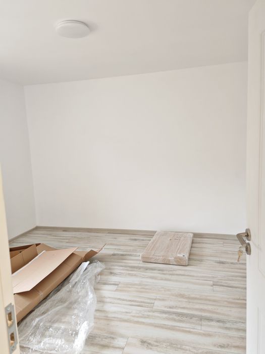 Închiriez casa cu 3 apartamente zona bucium