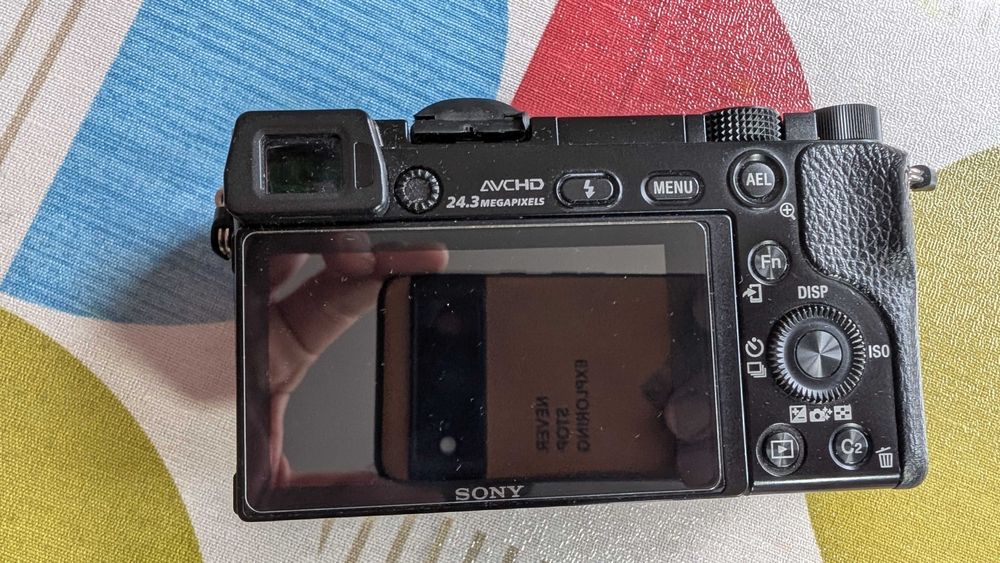 Продавам фотоапарат Sony A6000 – без обектив (body)