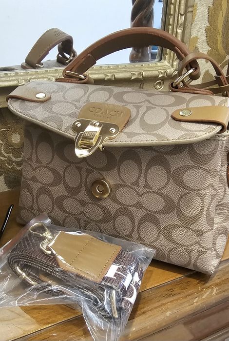 Poșetă Coach New York – nouă