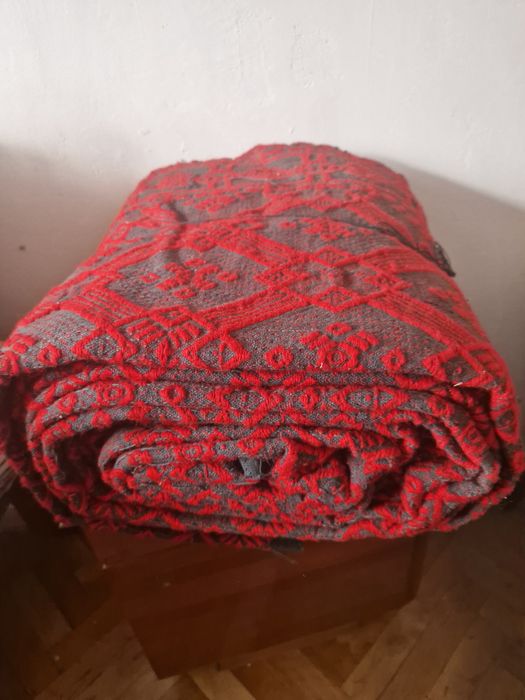 Стари килими и постелката ,черги