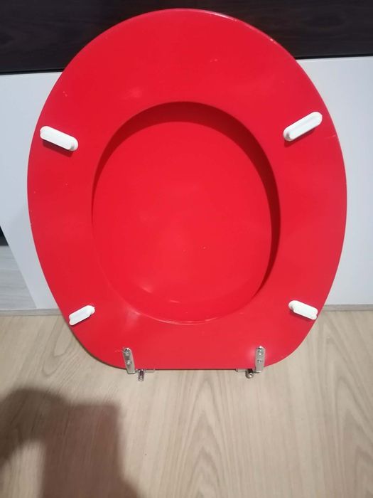 Капак за тоалетна чиния