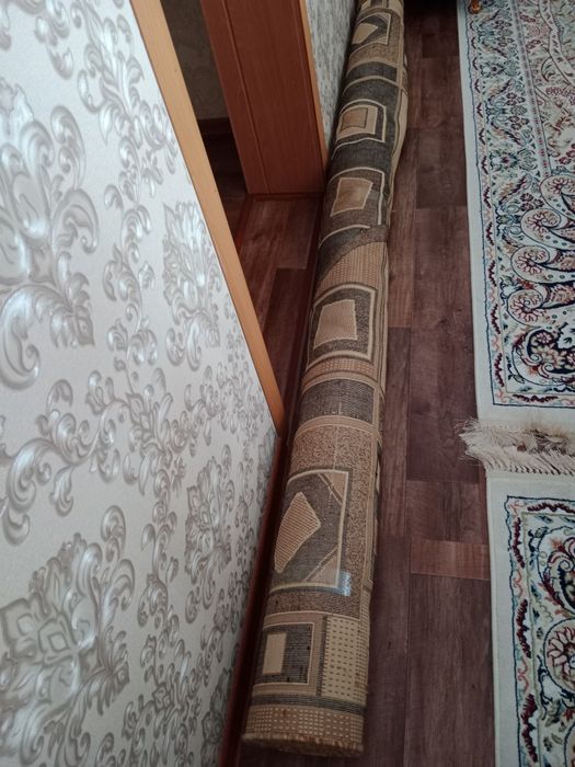 Продам ковер натуральный ,теплый.,качественный. Цена 20000.плый ,качес