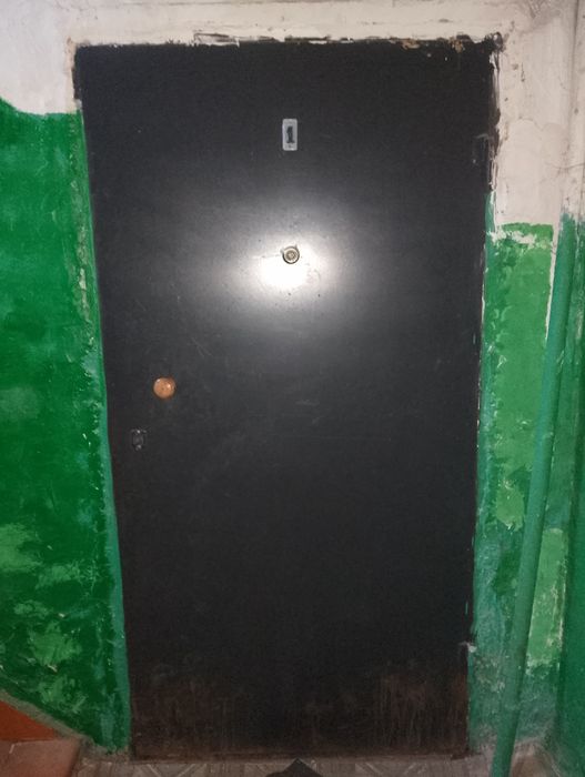 Продам срочно дверь