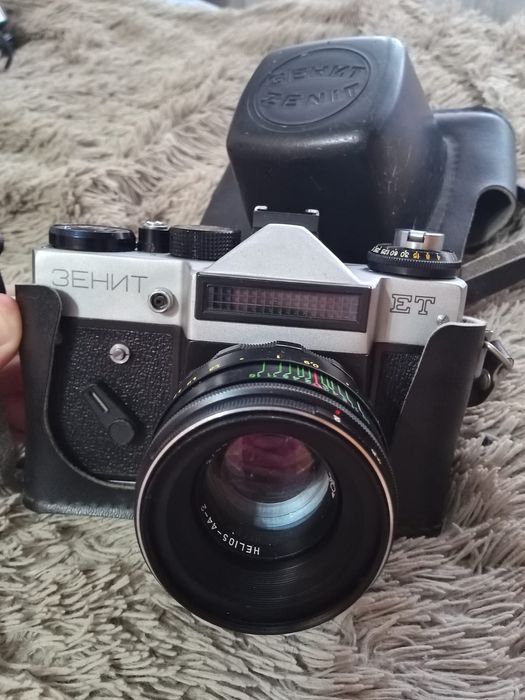 Продам фотоаппарат зенит ет