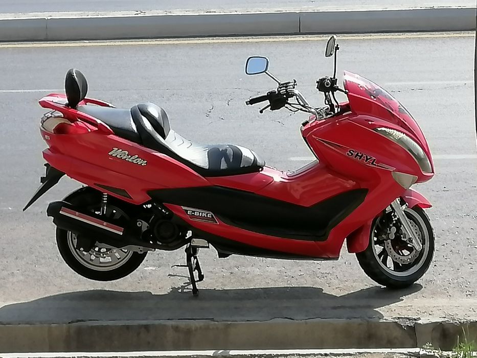 Скутер бензиновый 150куб