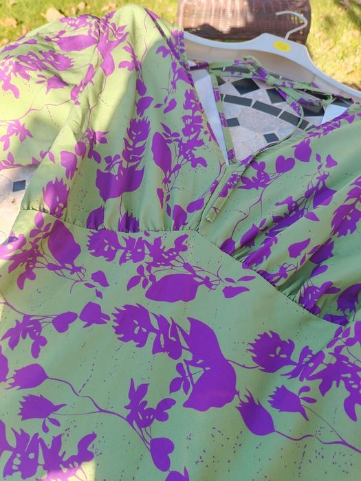 Рокля xs чисто нова