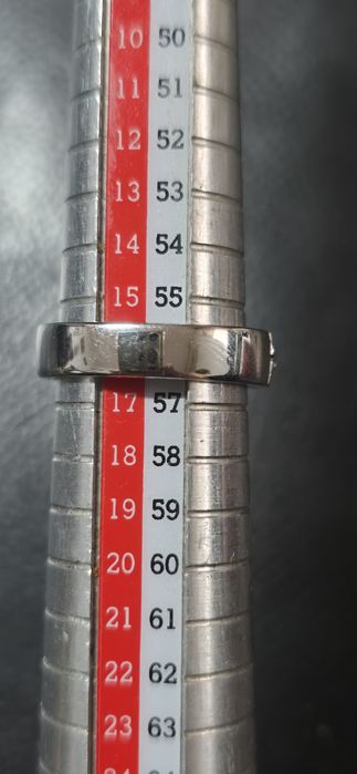 Inel 18 k safire si diamante Firmă