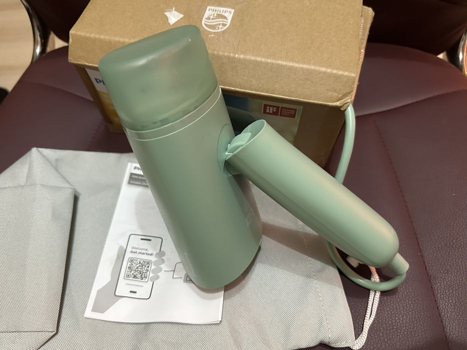 Чисто нова ютия/уред за гладене с пара Philips STH3000/20 1000W