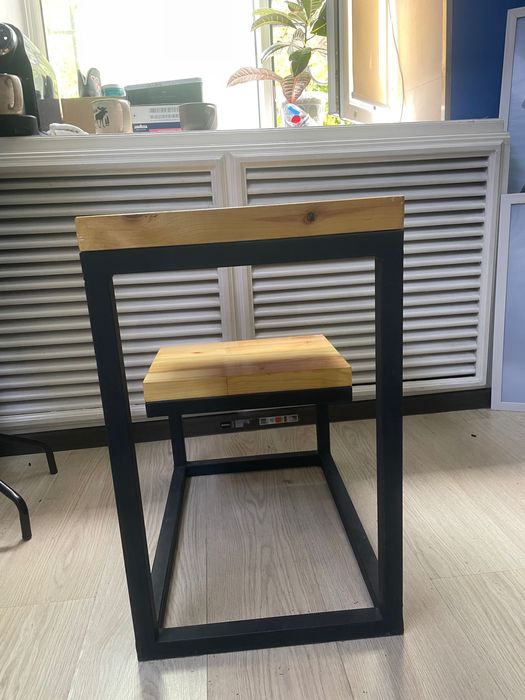 Столик журнальный