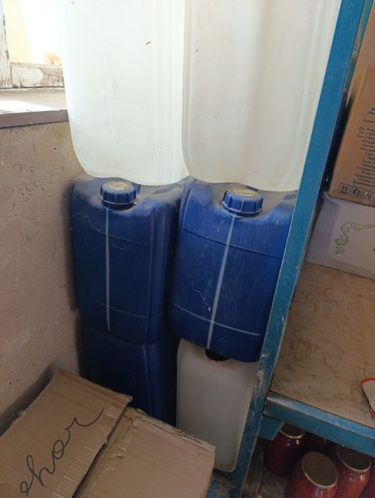 Продается Канистры 20л
