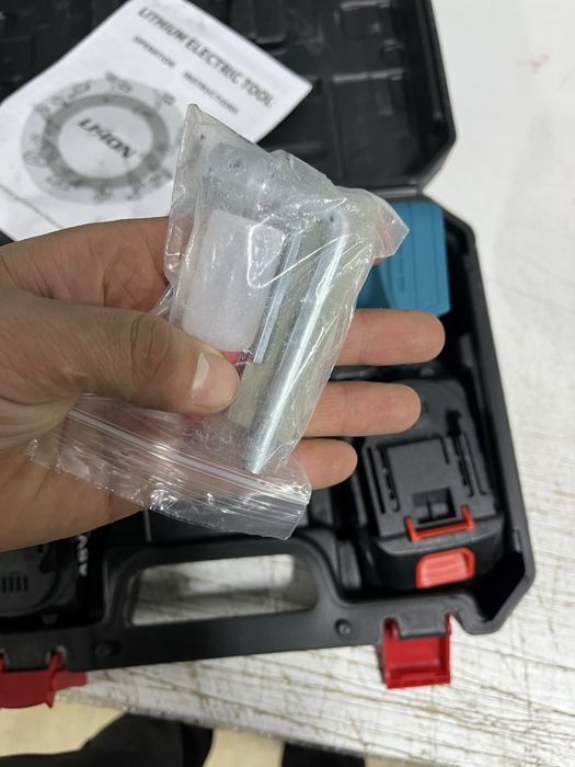 Новый секатор в кейсе