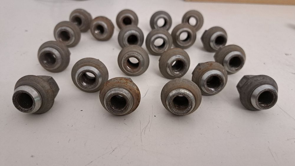 Set 20 piulite inguste M12×1,5, Outlander