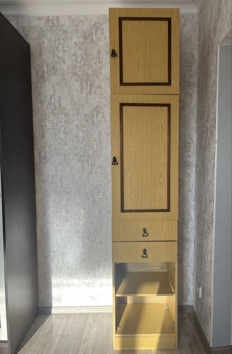 Миниатюрный шкаф для вещей