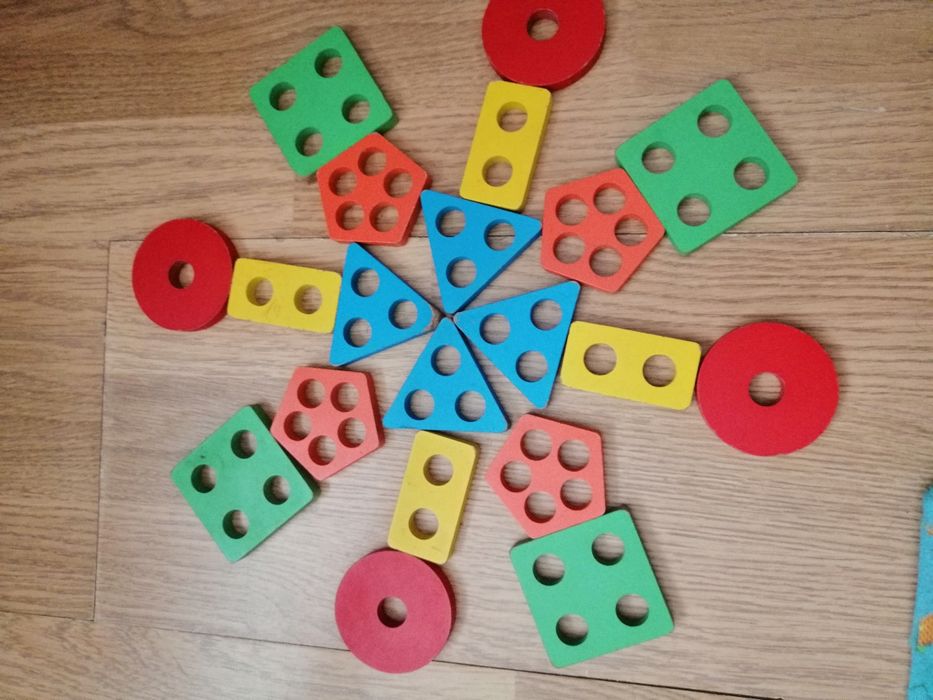 Развивающие игрушки