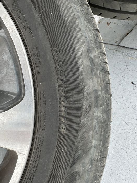 Срочно! Продается резина с дисками.